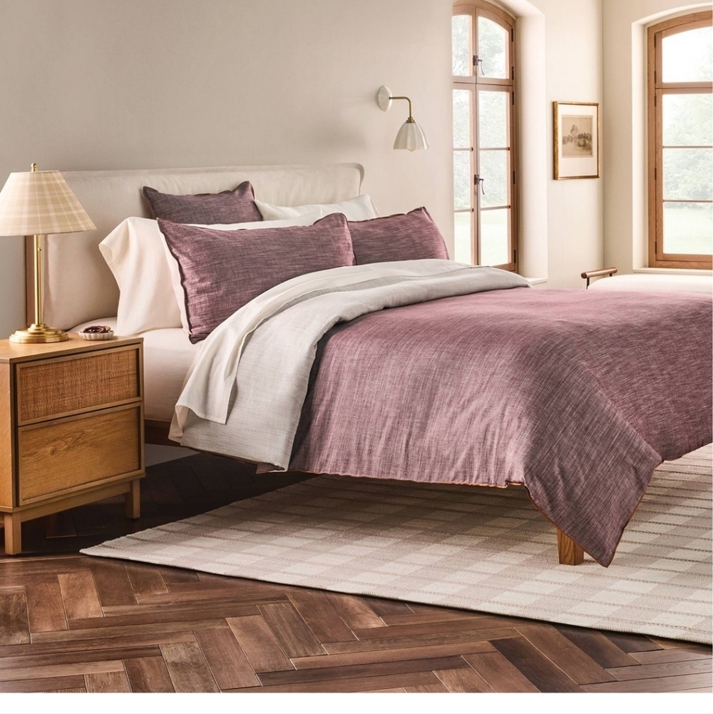 Hearth & Hand Reversible King Duvet With 2 Shams Burgandy & Stripe
